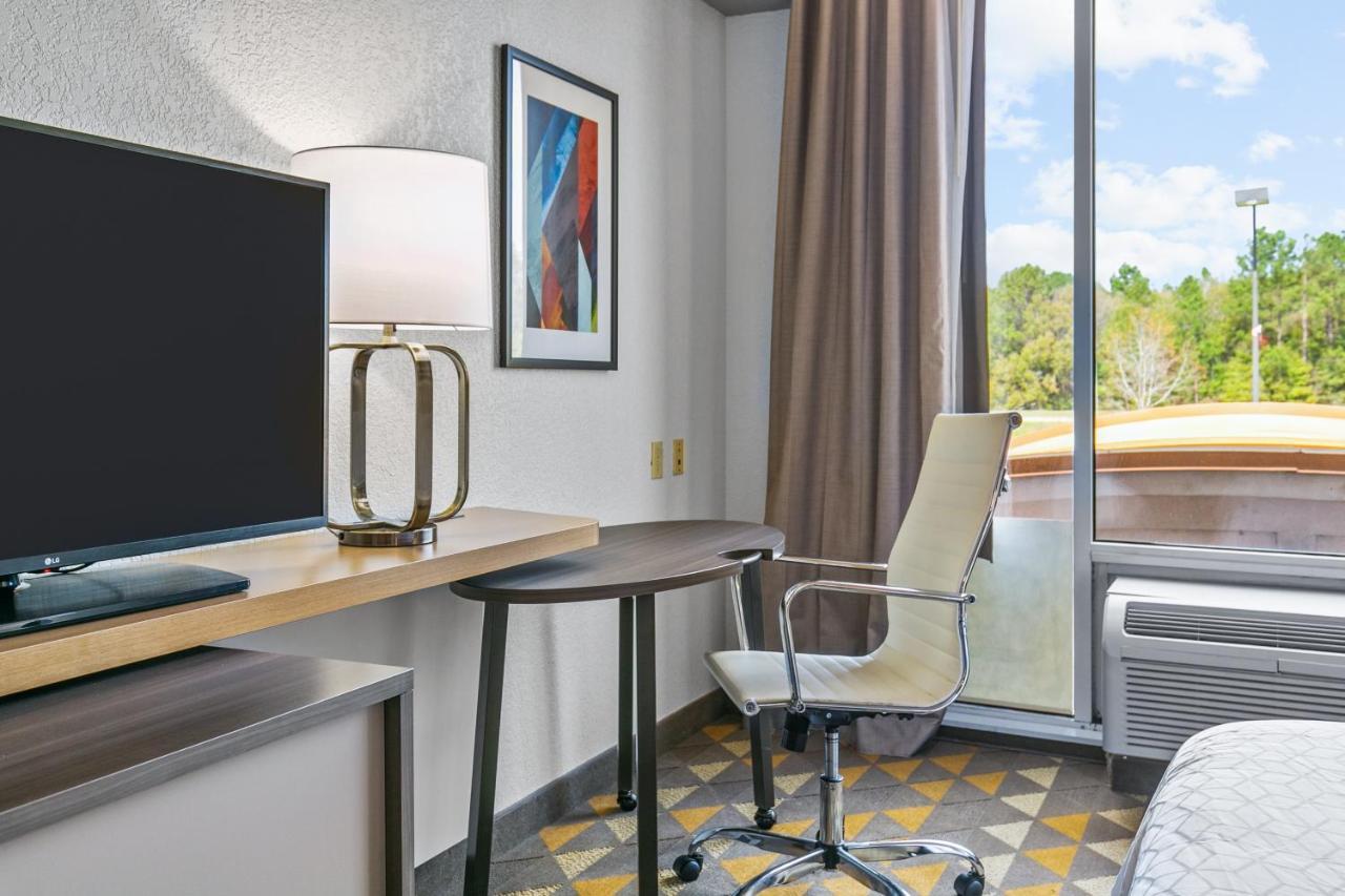 Holiday Inn Express Hotel & Suites Lucedale By Ihg Exterior foto