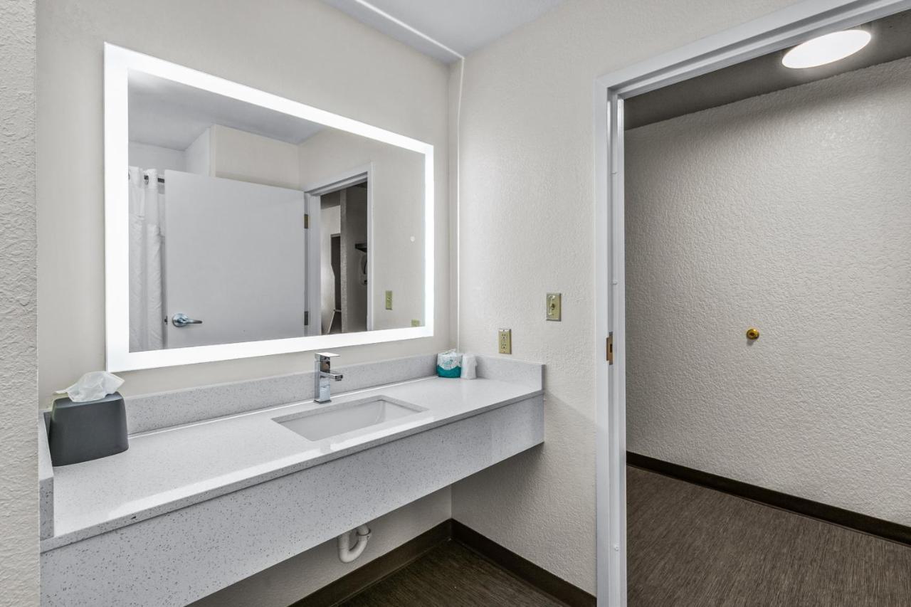 Holiday Inn Express Hotel & Suites Lucedale By Ihg Exterior foto