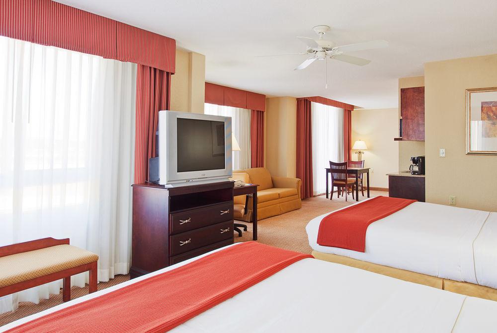 Holiday Inn Express Hotel & Suites Lucedale By Ihg Exterior foto