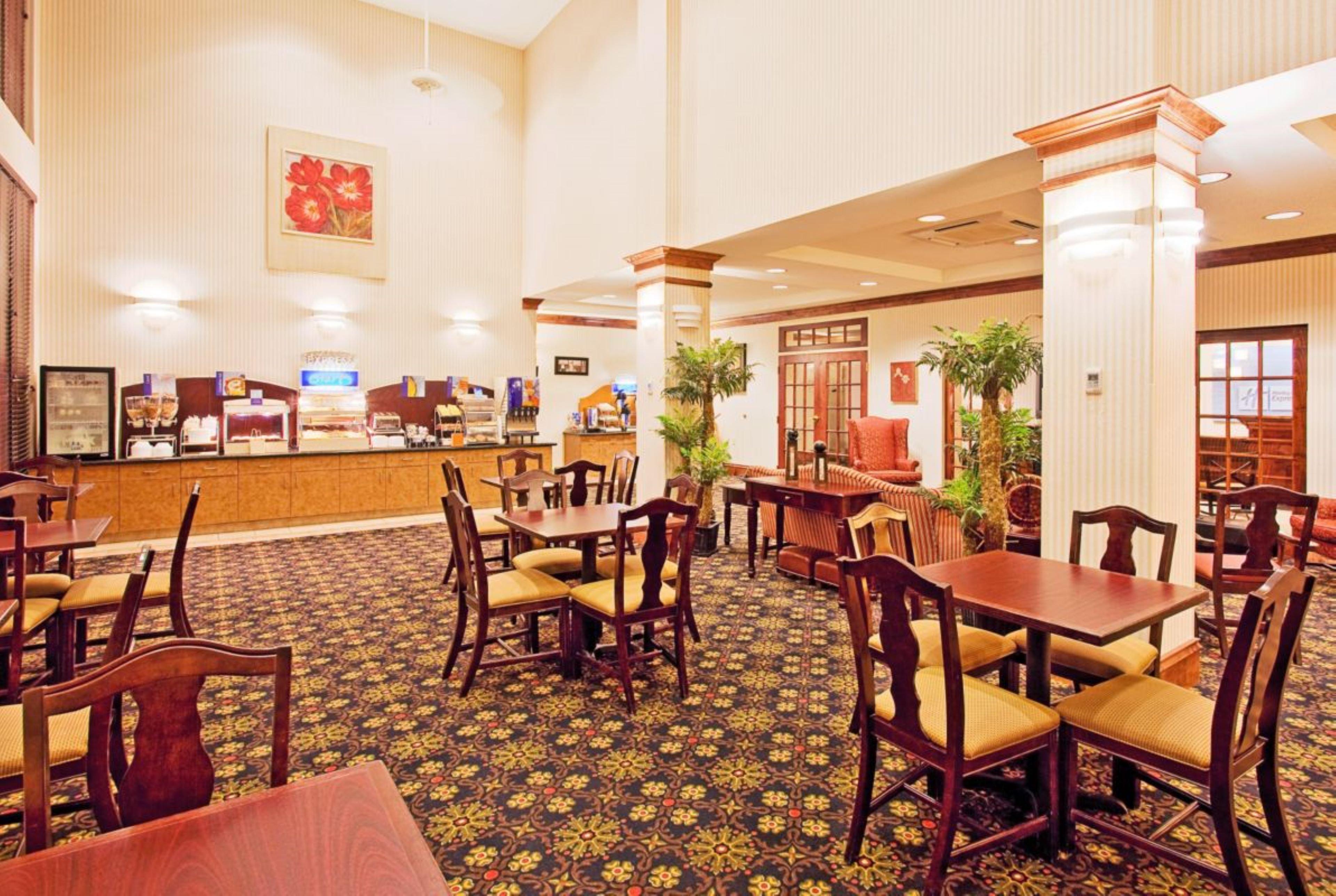 Holiday Inn Express Hotel & Suites Lucedale By Ihg Exterior foto