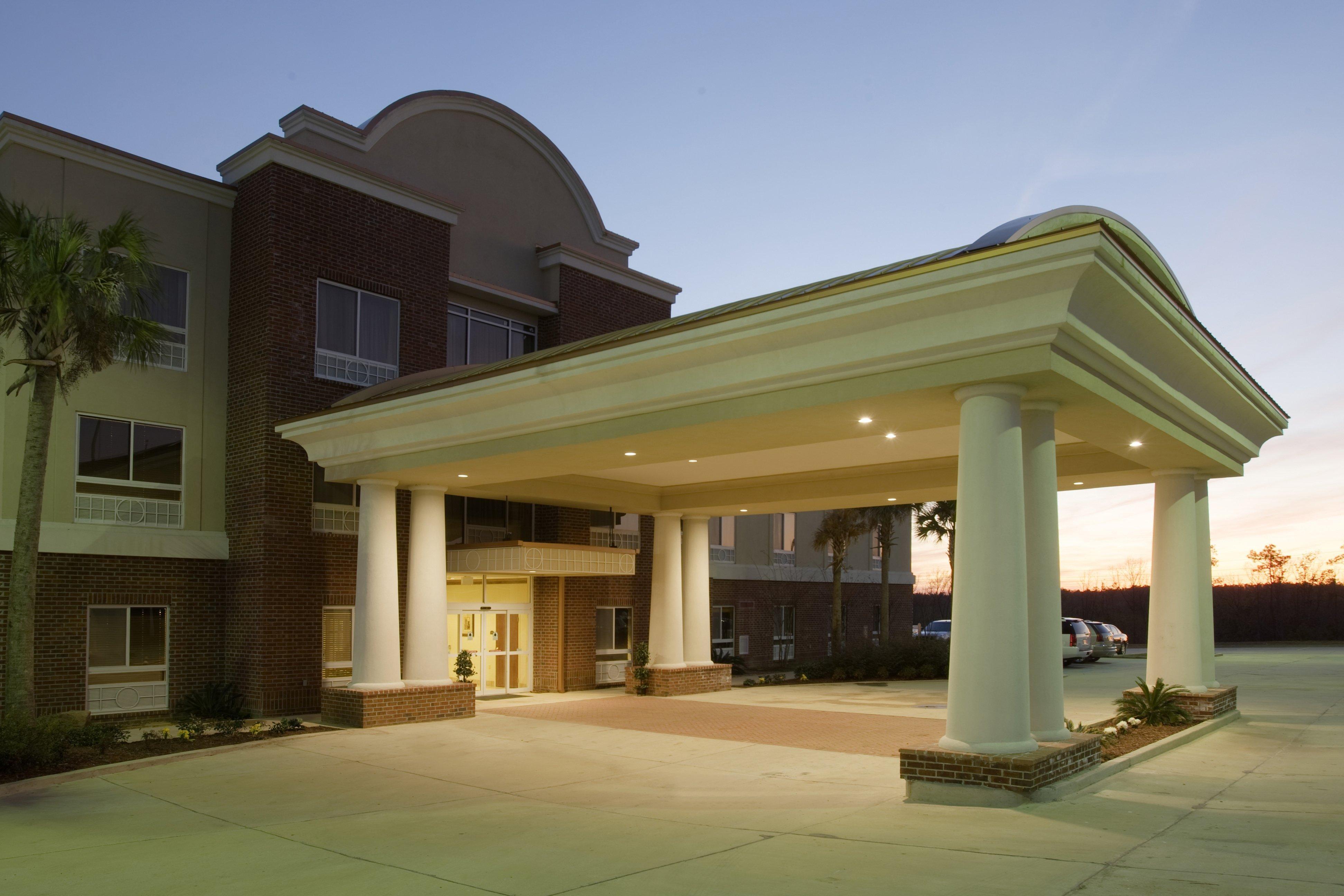 Holiday Inn Express Hotel & Suites Lucedale By Ihg Exterior foto
